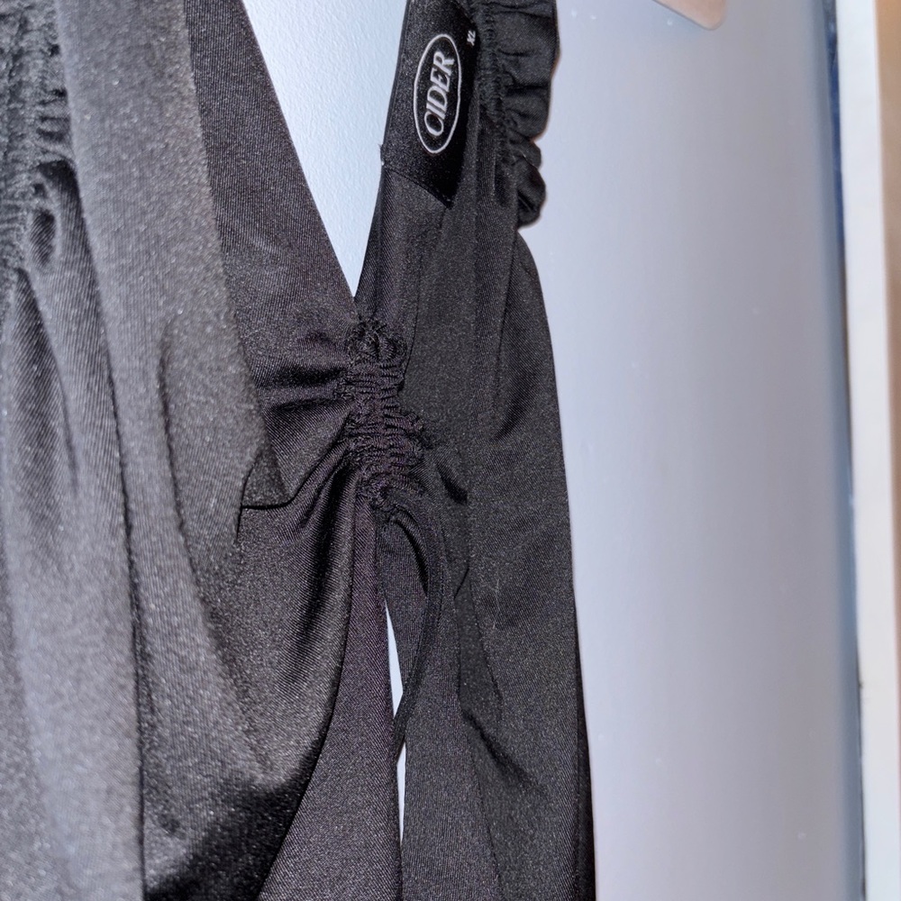 CIDER - Older Black Ruched Top